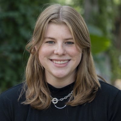 Outdoor Portrait Photo of Zoe Semersky