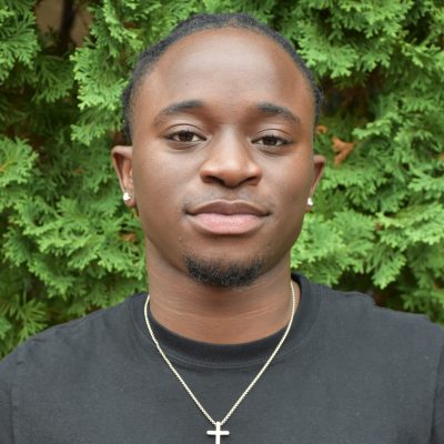 Peer Mentor Denzel Braimah smiling