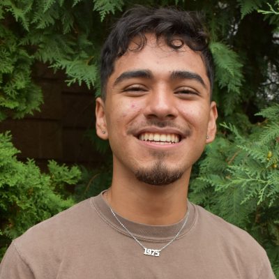 Peer Mentor Leo Olmos smiling