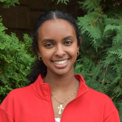 Peer Mentor Sinit Gebrehiwet smiling