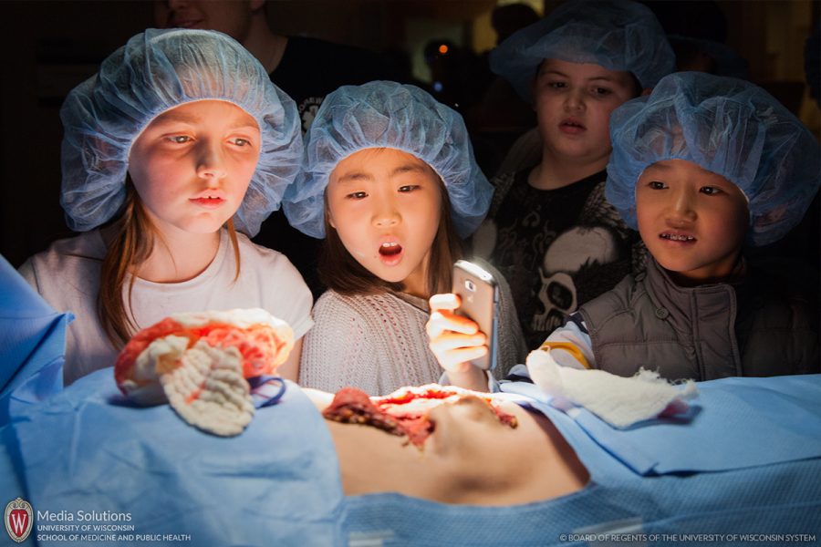 Kids, mock surgery, UW, Science Expeditions, Campus Open House, UW-Madison, campus.